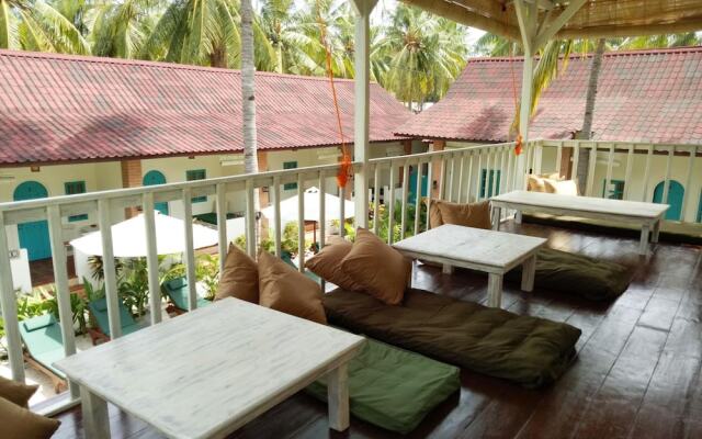 White Coconut Cottage