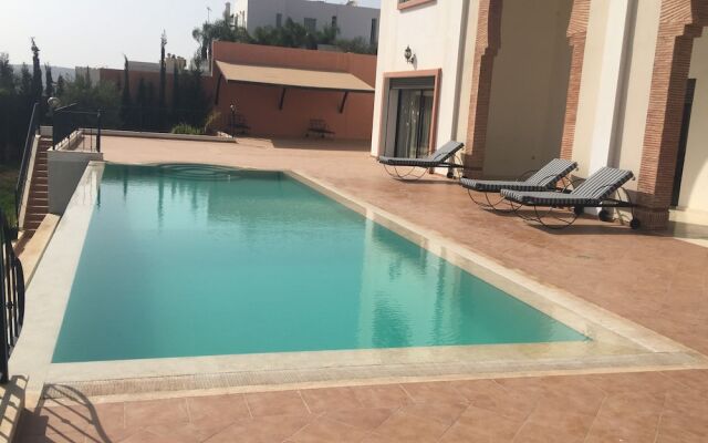 Spacious Comfortable Villa Ref T72024