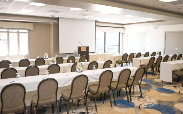 Eastland Suites Hotel & Conference Ctr, Trademark by Wyndham