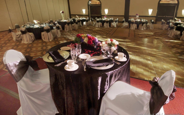 DoubleTree by Hilton Hotel Modesto