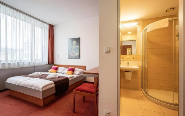 Hotel Ruby Blue