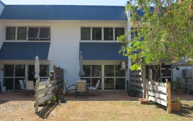 Paradise Apartments Unit 2