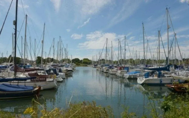 Seaview Holidays - Salterns Village