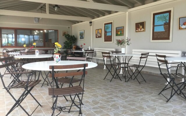 Ariadnes Holiday Accommodation II