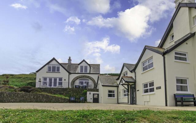Stables & Breeze | 6 Bedrooms / Sleeps 13 | Sea Views