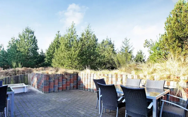 8 Person Holiday Home in Blavand