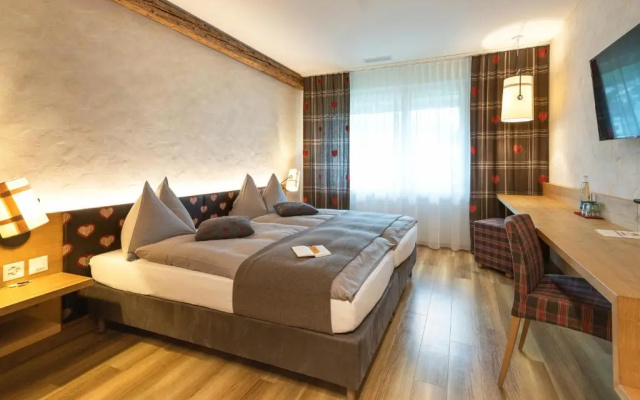 Landgasthof und Hotel Kreuz Kappel – Guest Rooms – Kappel