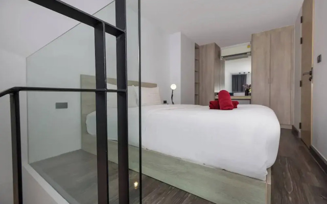 Naiharn Duplex near the Beach UTL A124