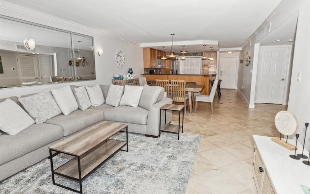 Shoreline Towers 1052 2 Bedroom Condo by RedAwning