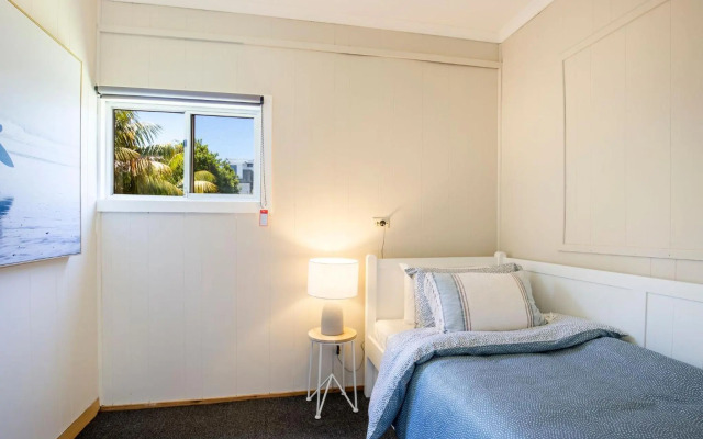 Boho - Pet Friendly - 1 Min Walk to Beach