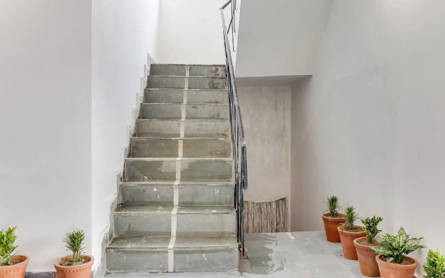 Hotel Bird Nest by OYO Rooms