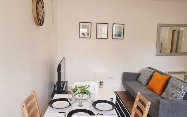BlueOne Serviced Apartments-Sandon House