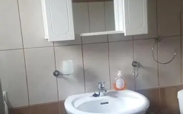 Rena's House