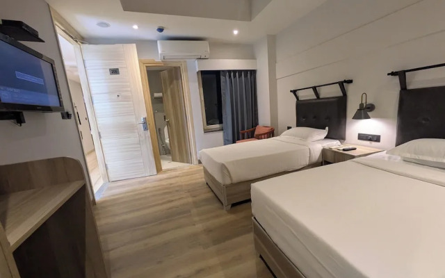 Comfort INN Grand - Kaushambi