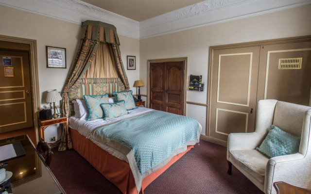 The Walton Hotel