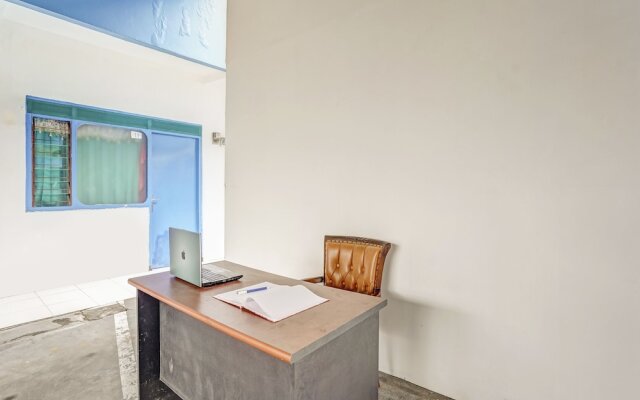 OYO Life 90523 Homestay Jenggolo