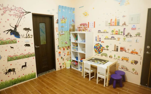 Holby No.8 Elevator Homestay