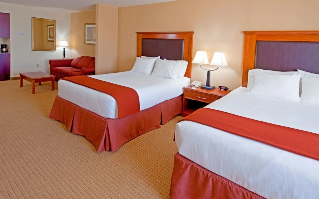 Holiday Inn Express Hotel & Suites Latham