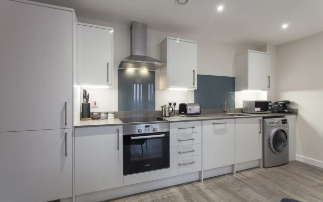 Southampton City Apartments by Charles Hope