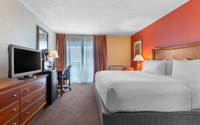 Holiday Inn Express Chicago-Downers Grove, an IHG Hotel