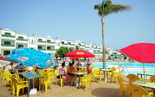 Plaza Palmeras Hotel