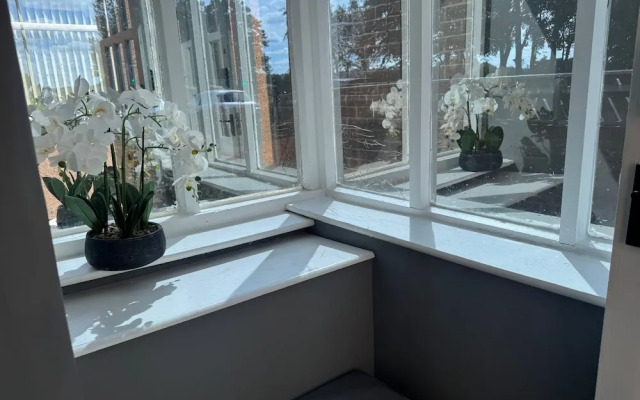 9 Guests - Free Parking - Cozy 3 Bedrooms