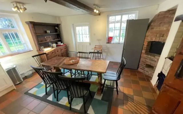 The Royal Retreat -elegant 7bdr With Garden