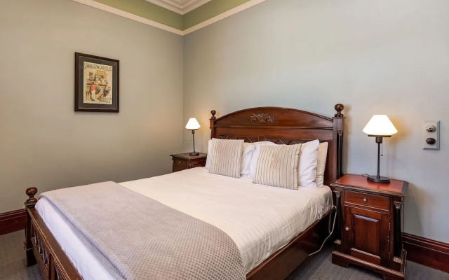 Caves House