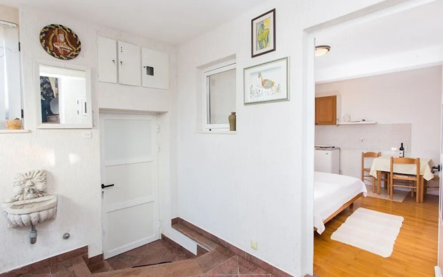 Apartment Dorina