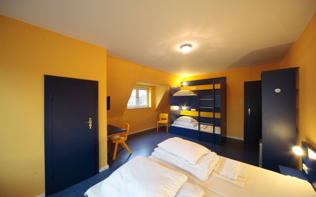 Bed'nBudget Expo-Hostel Rooms