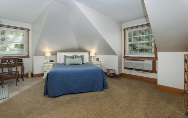 Old Rock Church Bed and Breakfast