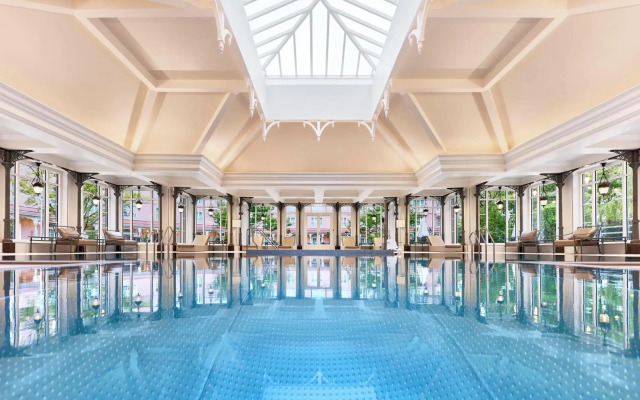 Disneyland® Hotel