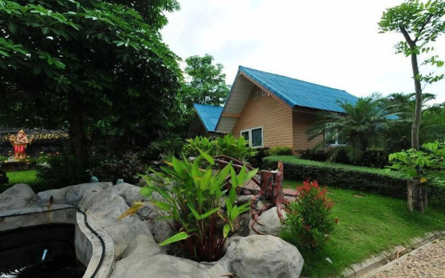 Chart Thip Resort