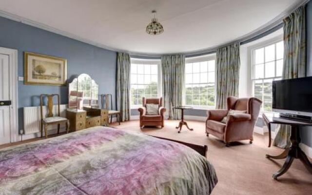 Clynderwen House