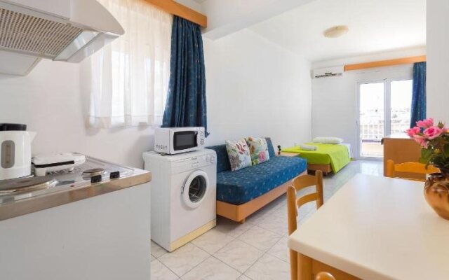 Yiannis Apartments