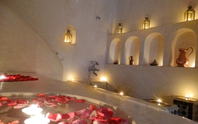 Le Feng Shui Pool and Spa
