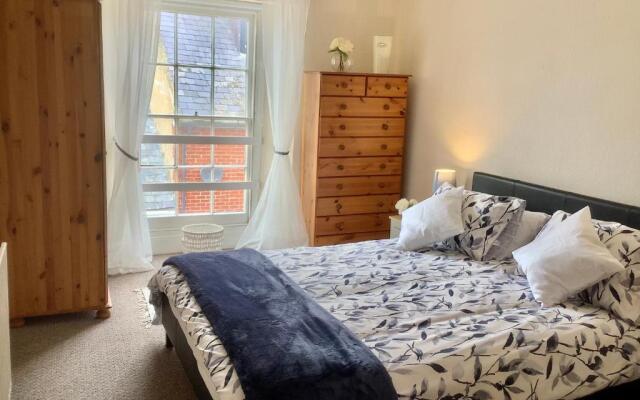 Second Floor Apartment Tenby Town Centre