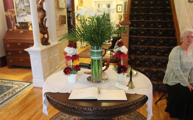 Marmora and Lake Inn