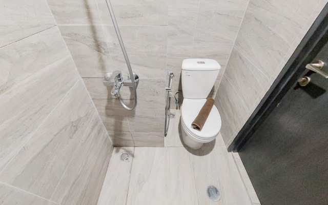 Good And Homey Studio At Collins Boulevard Apartment