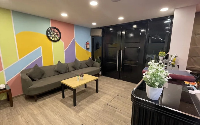 Saltstayz Express - Medicity (Near Medanta Hospital)