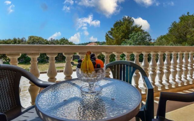 Apartment Milin Murter/Jezera 23719