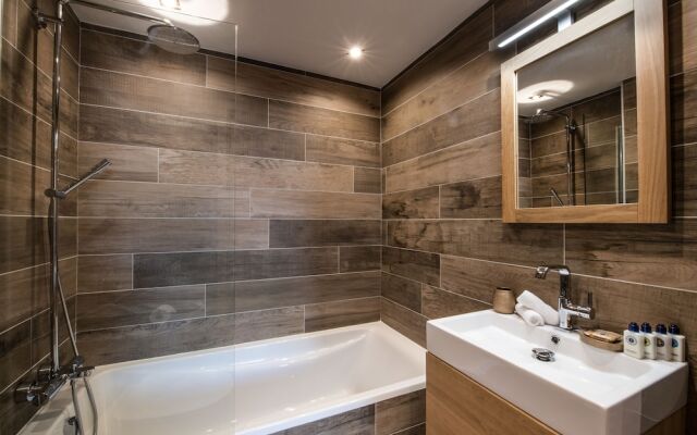 Yellowstone Lodge Chalet 4