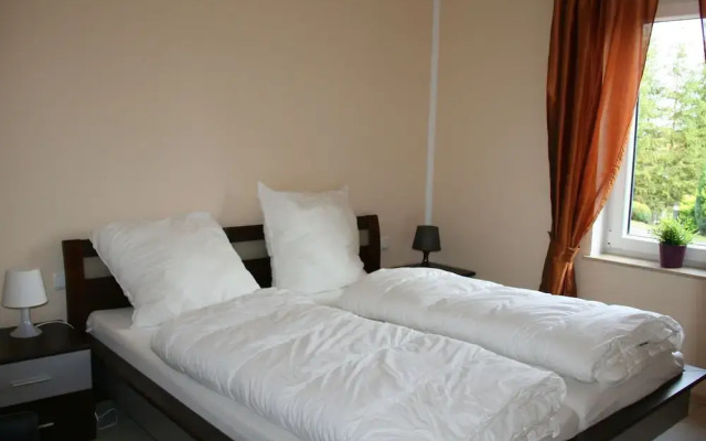 Detached Bungalow With Dishwasher, in a Green Area