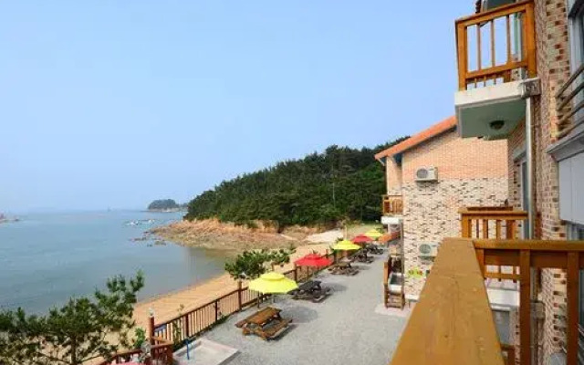 Mongsanpo Sound of Sea Wave Pension
