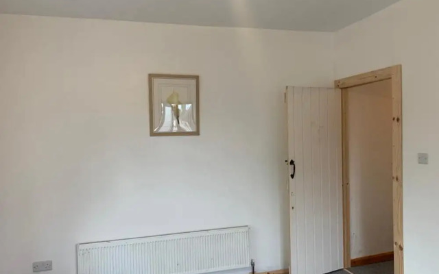 One Lovely Apartmt 1 Double & 2 Camp Beds