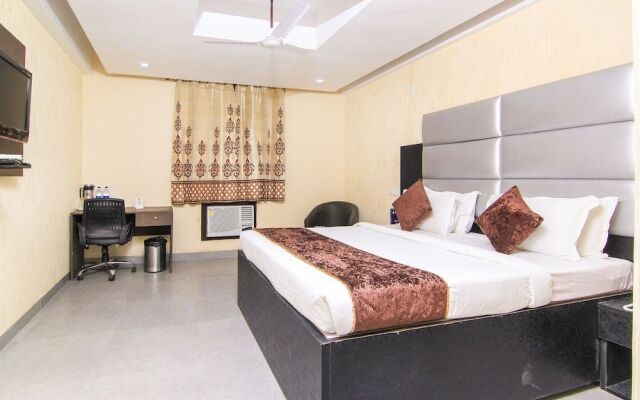 OYO 11532 Hotel SR Grand