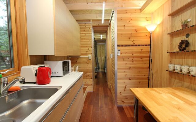 Qooneltas Container House In The Forest