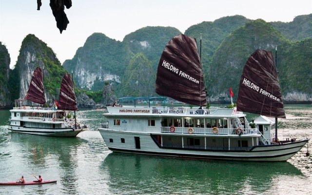 Halong Fantasea Cruise