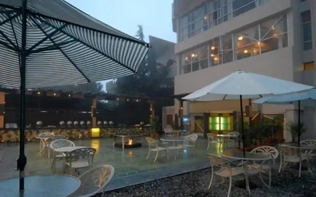 Hotel Arif Castles