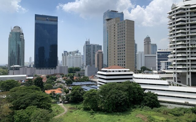 Fabulous and Strategic 1BR Sudirman Suites Apartment